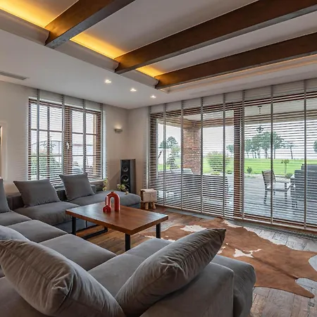 Villa Harsz152 *